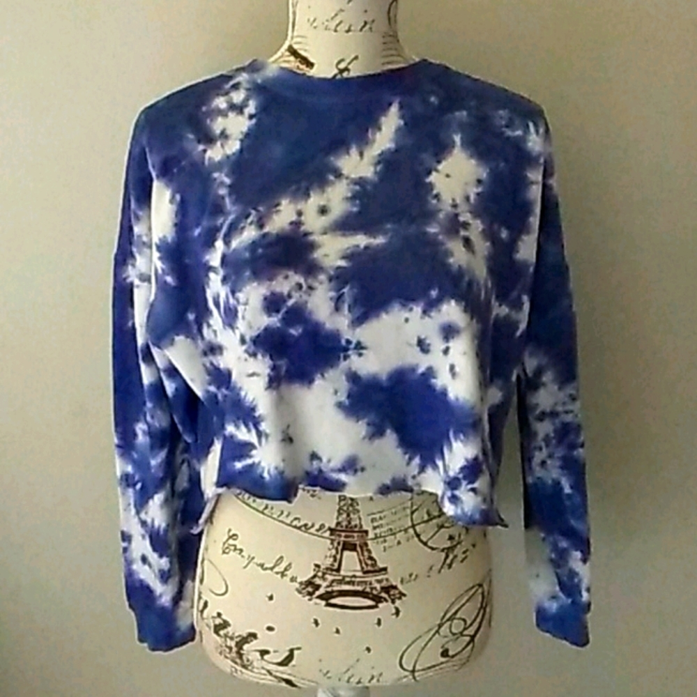 Tie - dye croped crew neck